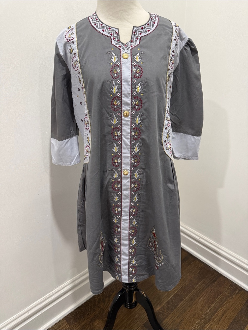 Embroidered Grey Women's Kurti Tunic Dress with White Trim Medium